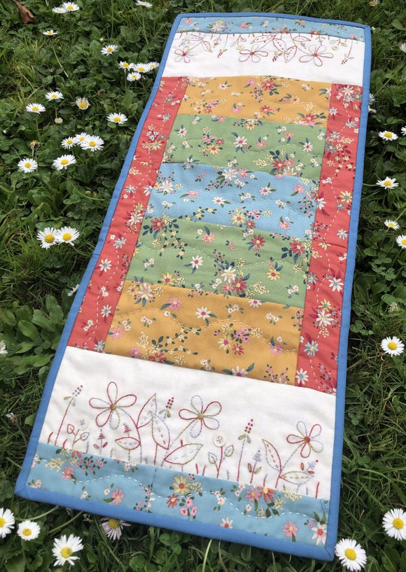 Gail Pan~ Fresh as a Daisy ~ tablerunner pattern & kit