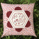 Gail Pan~In the Nest~ cushion  pattern