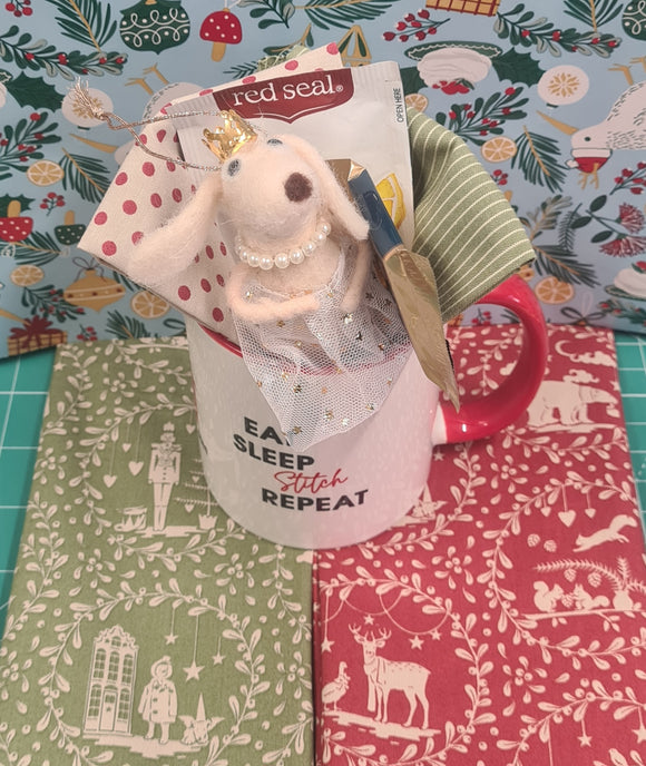 🎅 Fabric-Lover’s Mug Christmas Gift Pack~ Tilda Christmas