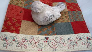 Fig 'n' Berry Creations ~ Love Birds Table Runner~pattern